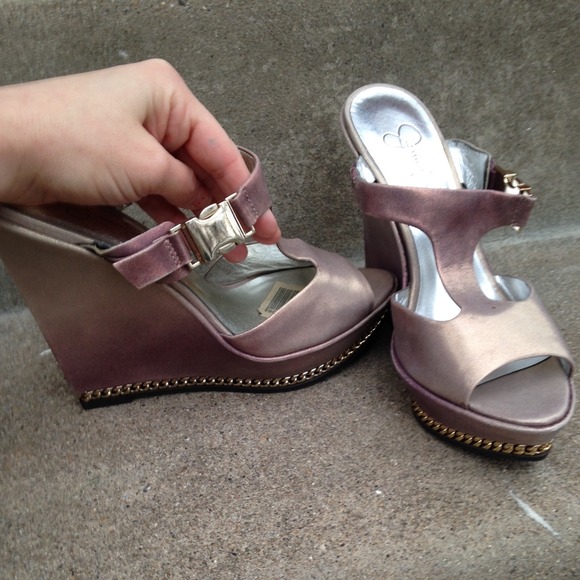 Ombre T-Strap High Wedge Peep Toe Mule w. Gold Buckle & Chain Detail - Picture 3 of 4
