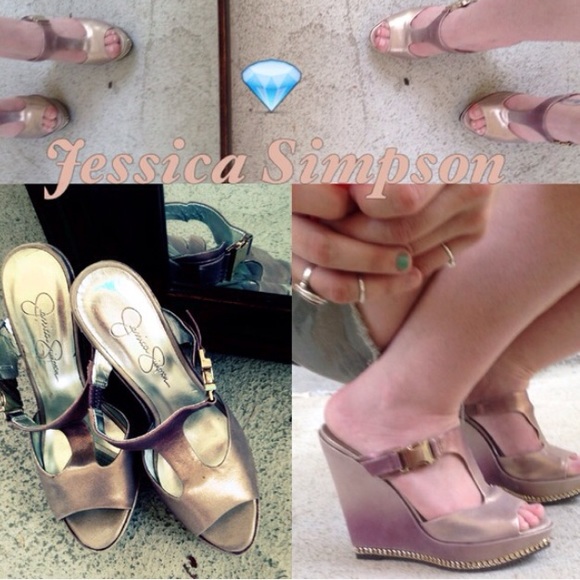 Ombre T-Strap High Wedge Peep Toe Mule w. Gold Buckle & Chain Detail - Picture 4 of 4