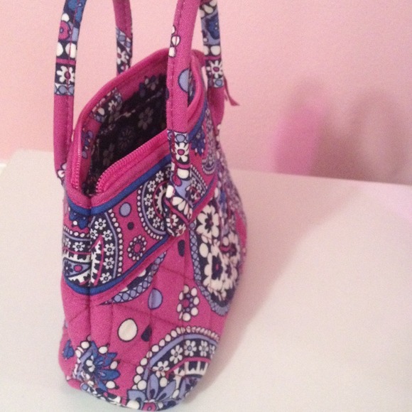 Mini Vera Bradley pocket book/hand bag - Picture 2 of 2