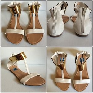 ❌SOLD❌ White & Gold Sandels