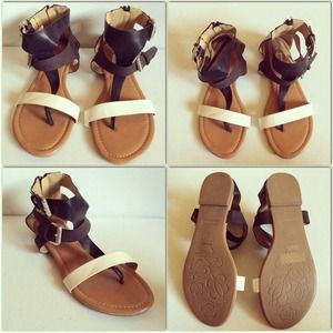 ❌SOLD❌ Black & white Ankle strap Sandels