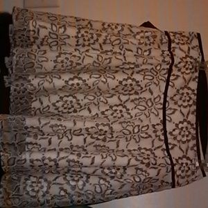 Lace skirt