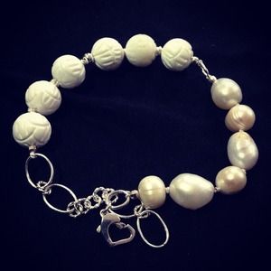 Coral Flowers Tridacna & Pearls Bracelet