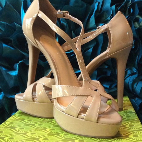 New&Fab Sand Patent Leather Pumps by Gianni Bini!!