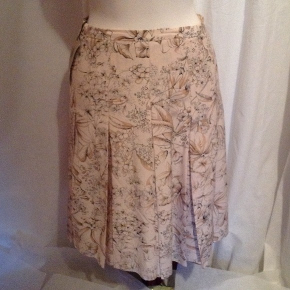 Burberry Authentic silk lined skirt
