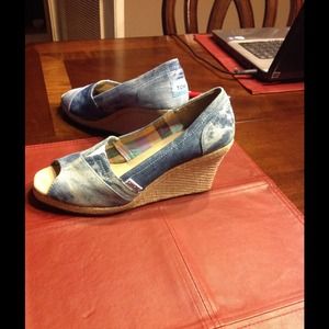 Authentic Toms shoes!!!