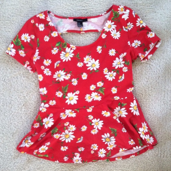 Red Daisy Pattern Peplum Top w/ Circle Cutout Back - Picture 1 of 2