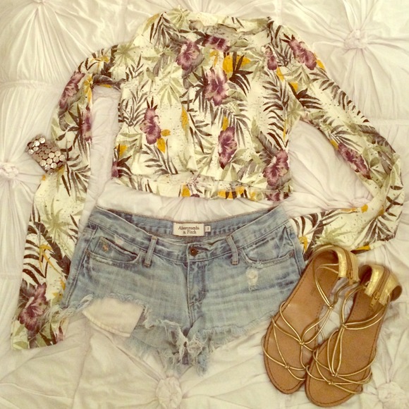 Show Me Your Mumu Tops - NWOT Show Me Your Mumu Crop Top