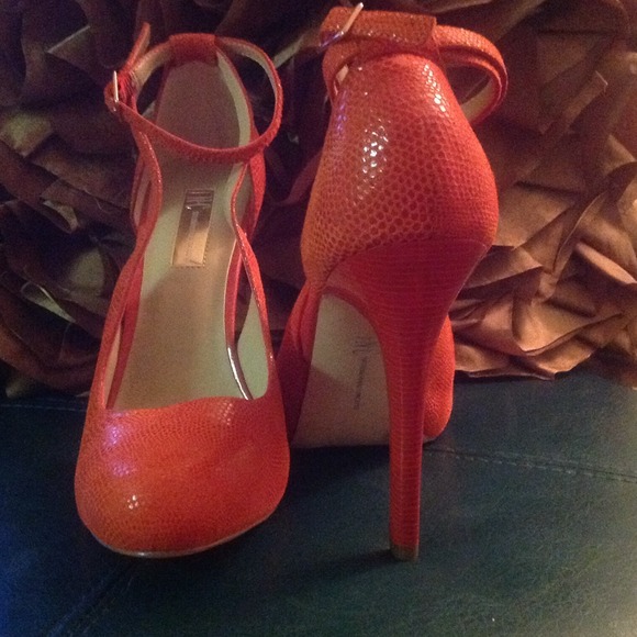 New - INC Platform Pumps. Size 9