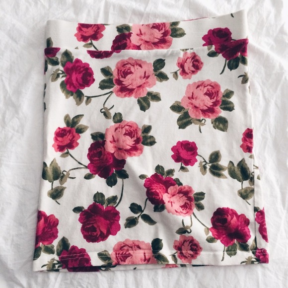 🎉HOST PICK 02/11🎉 Floral Pencil Skirt