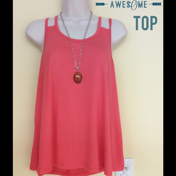 Bozzolo (Boutique) Tops - Coral Top size large new with tags