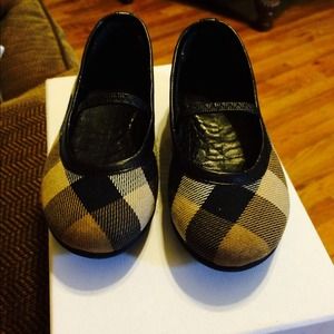 Burberry shoes for girls size 7