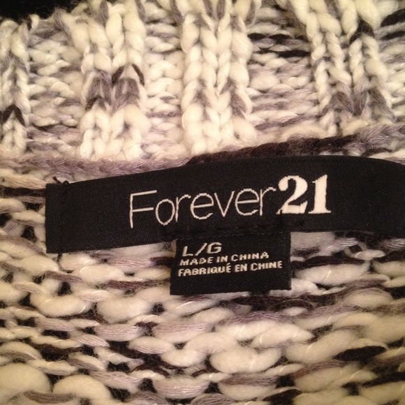 Forever 21 Pullover sweater - Picture 2 of 2
