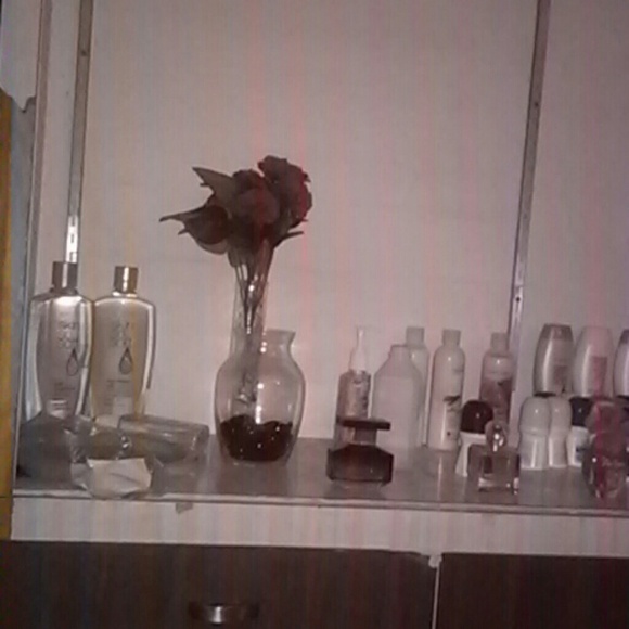 Avon - Picture 3 of 3