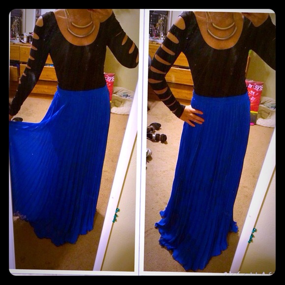 Bebe pleated navy blue dress