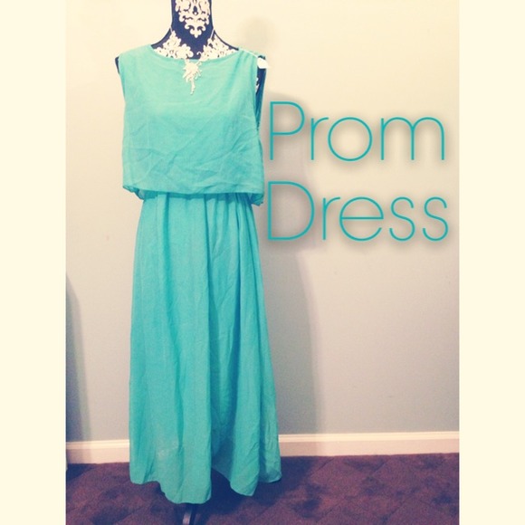 Seafoam Prom Dress 👗
