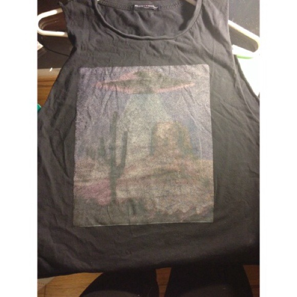 UFO BRANDY MELVILLE MUSCLE TANK