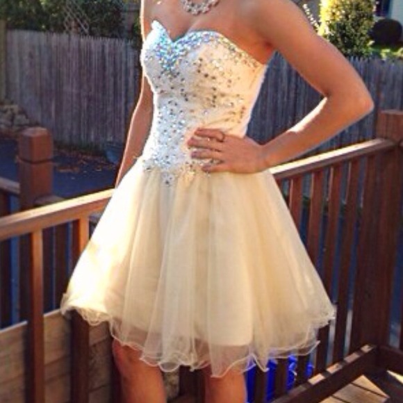 Beautiful homecoming dress only worn once!!