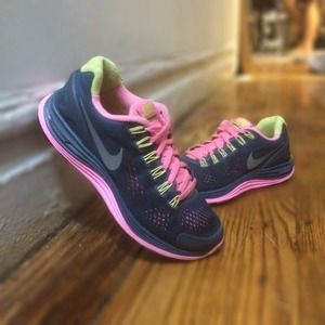 💵SOLD💵 Nike Lunarglide+ 4 in navy blue/pink