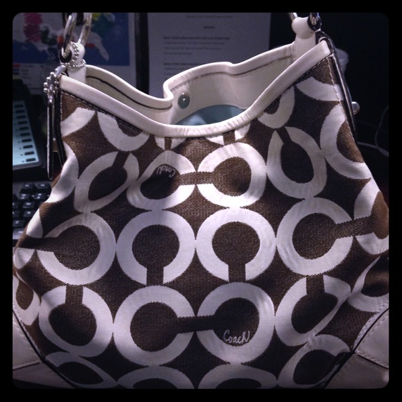 Coach purse.. Perfect for fall &winter!