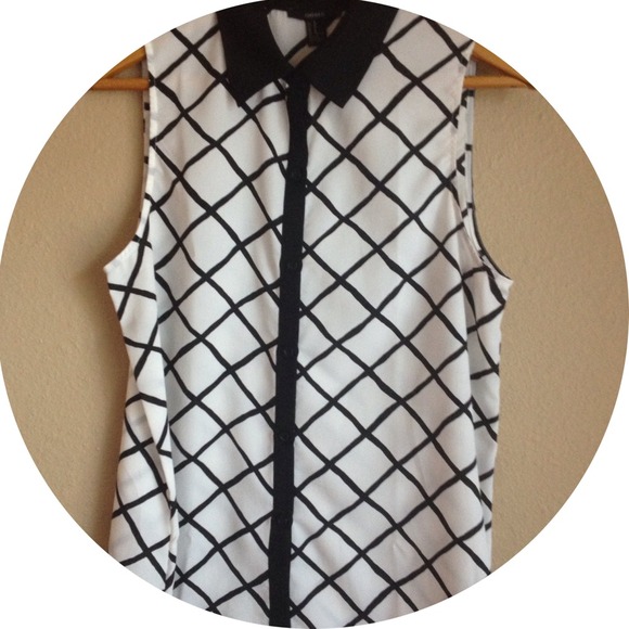 • patterned blouse • - Picture 1 of 4