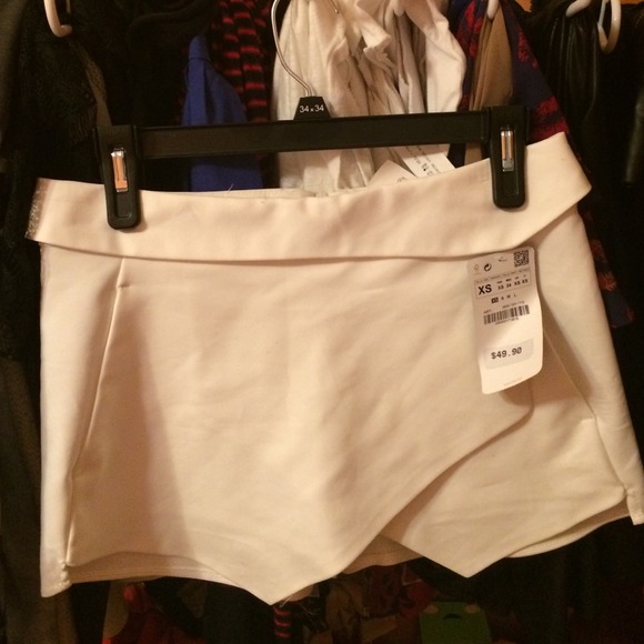 Zara Skort White