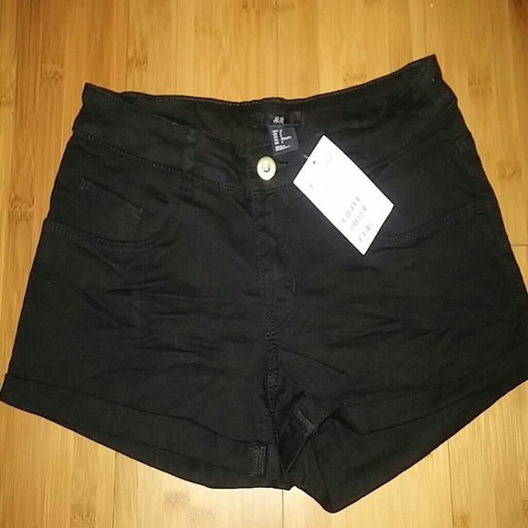 Black H&M shorts