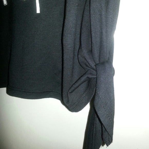 Black tie waist cross top - Picture 2 of 2