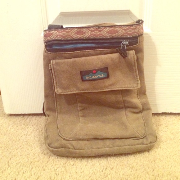 Light brown Kavu purse