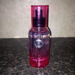 Victoria's Secret "Bombshell" body mist.