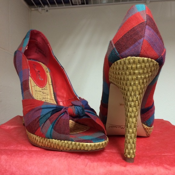 π ππ Beautiful Colorful Shoes! πππ - Picture 2 of 4