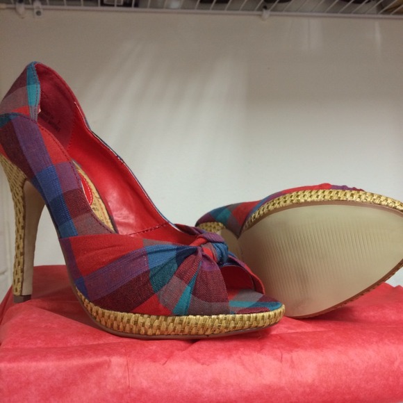 π ππ Beautiful Colorful Shoes! πππ - Picture 3 of 4