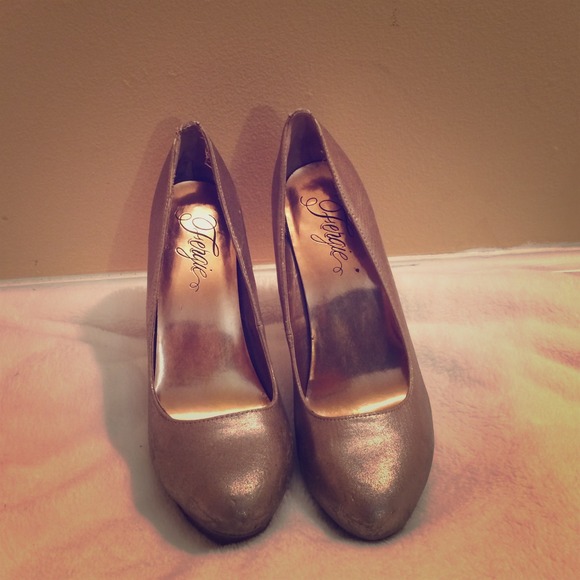 Fergie spike high heel gold