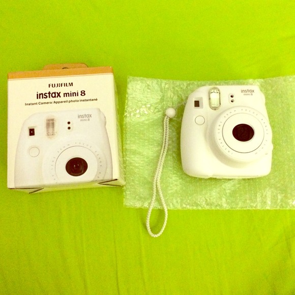 Fujifilm Instax Mini 8 - Picture 1 of 4