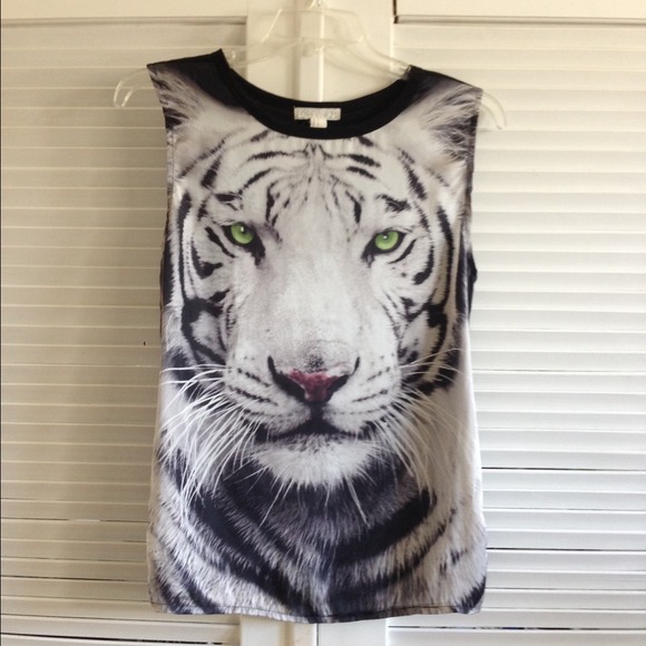 ️✖️sold✖️Tiger tank top