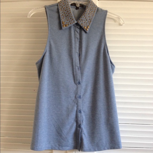 ️✖️sold✖️"Denim" embellished button up tank top