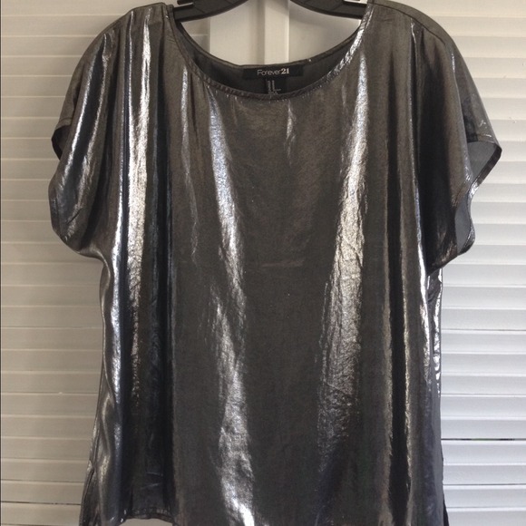 Silver metallic top
