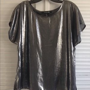 Silver metallic top