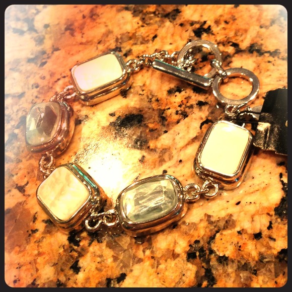 🔴 BUNDLED 🔴 Pearl and Glass Silver Tone Bracelet