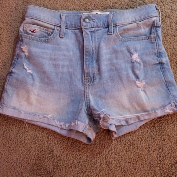 Size 3 Hollister high waisted shorts.