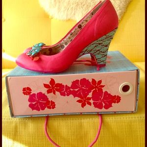 Poetic License Super Fab & Super Fun Wedge Heels🎉