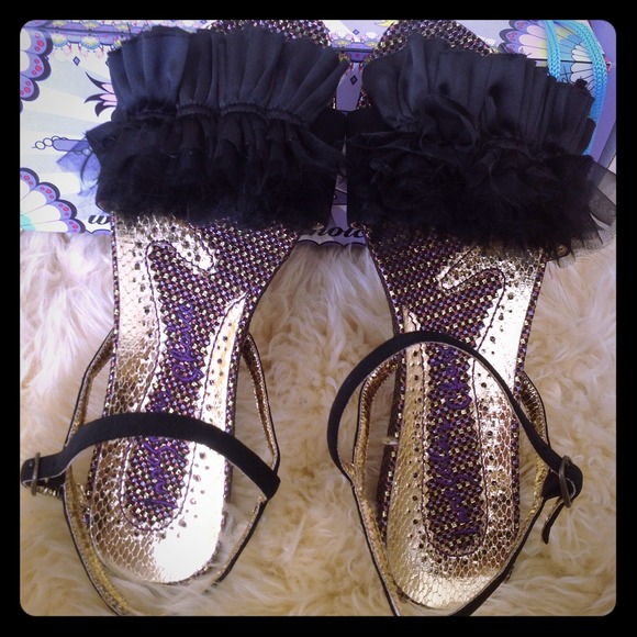 Irregular Choice Unique and Glamorous Sandal NWT👄