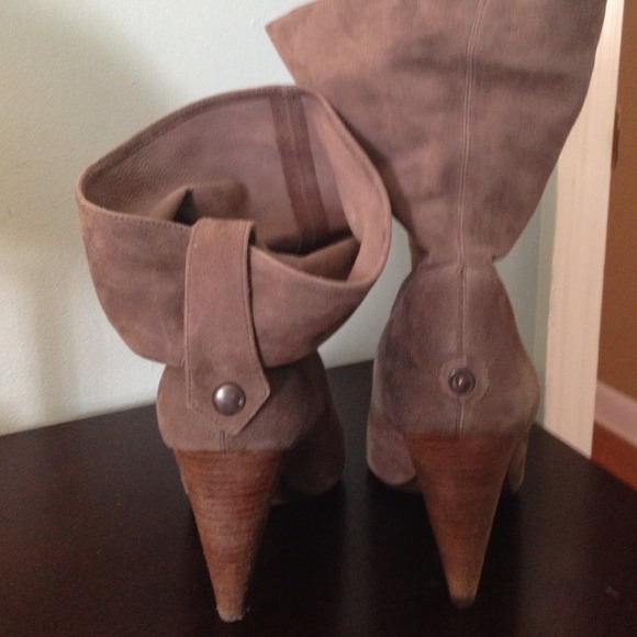 Ash suede bootie - Picture 3 of 4