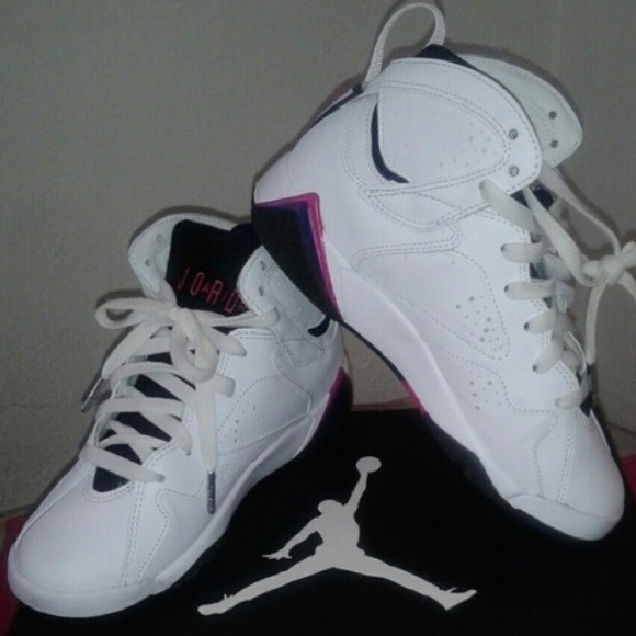 AIR JORDAN FIREBERRY 7's - Picture 2 of 4