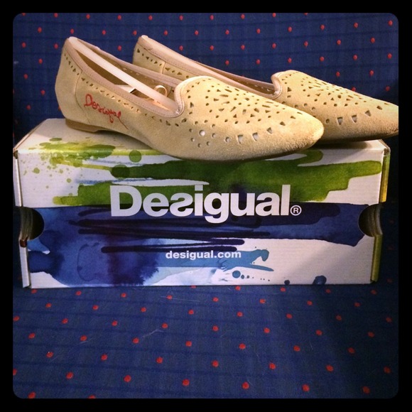 Desigual- Tan suede slip-ons