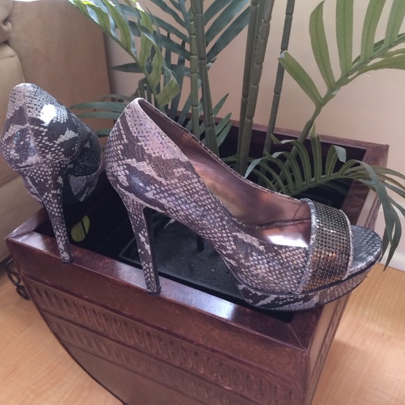 **SOLD** Jessica Simpson Open Toe Pumps -CLEARANCE