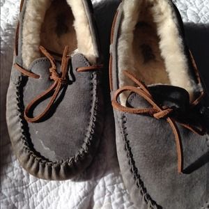 Ugg moccasins grey, size 8!!