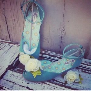 Joyfolie shoes size 8