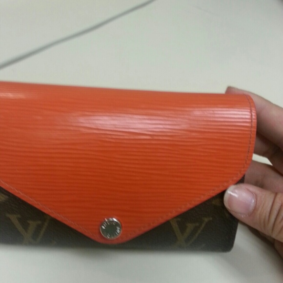 Reduced -Louis Vuitton Marie - Lou Compact Wallet