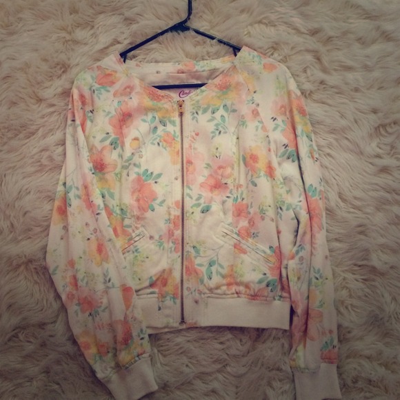 Fall floral pastel jacket 💕